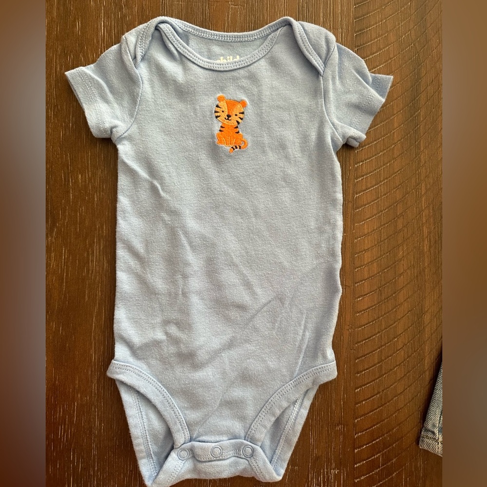 Carters like new tiger onesie 3-6 months